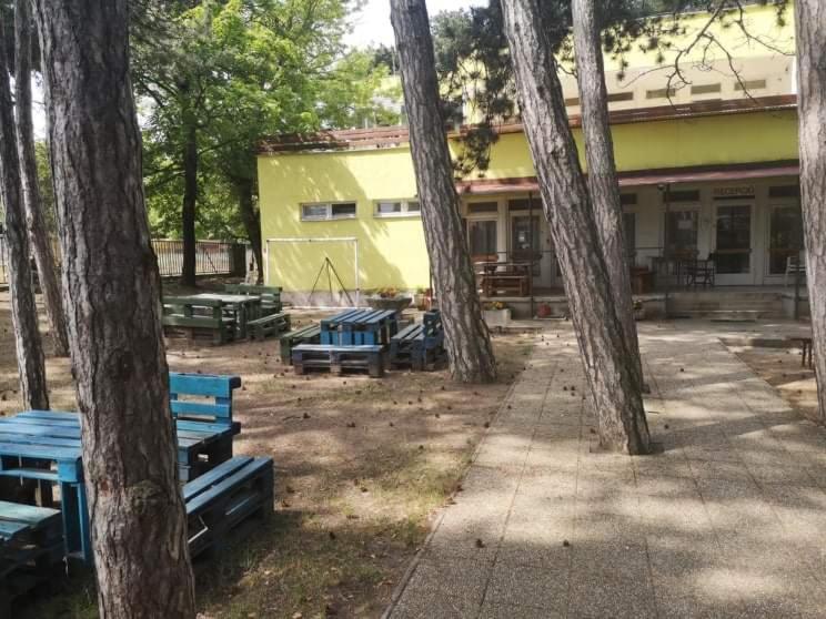 לינה וארוחת בוקר שיופוק Fenyves Panzio מראה חיצוני תמונה